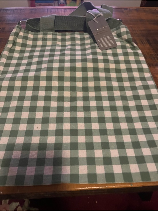 Handbags - Green Gingham Tote w/  ajustable shoulder strap NWT